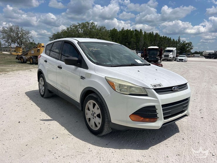2015-ford-escape-image-2