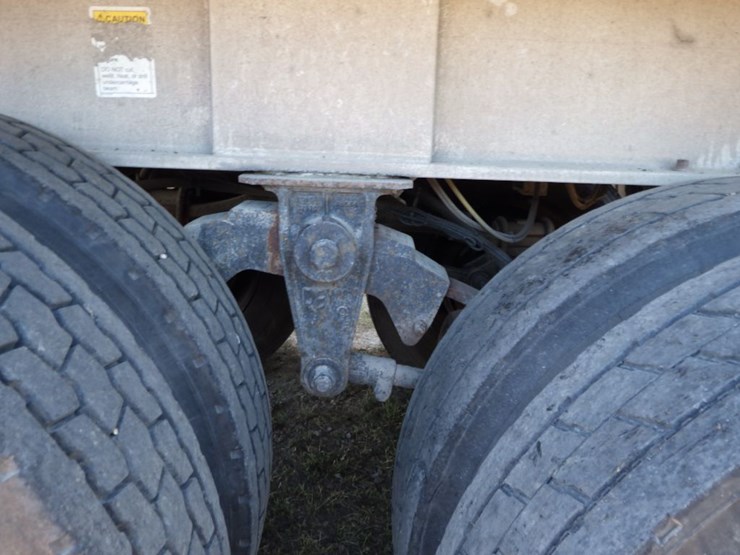 2007-axle-end-dump-image-11