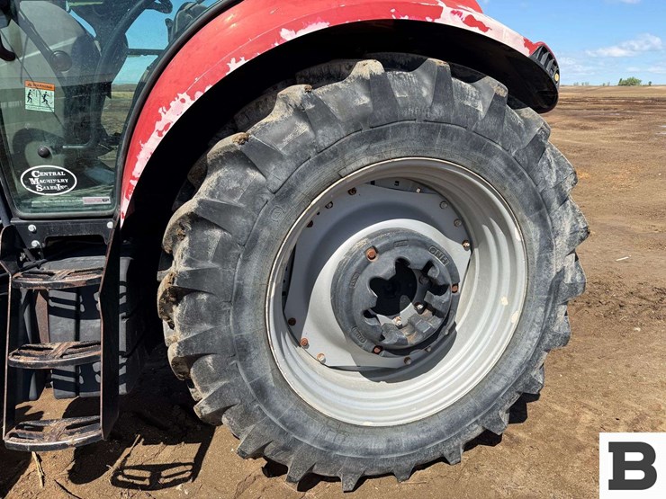 case-ih-farmall-105u-image-28