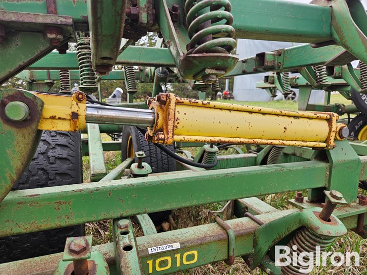 john-deere-1010-image-10
