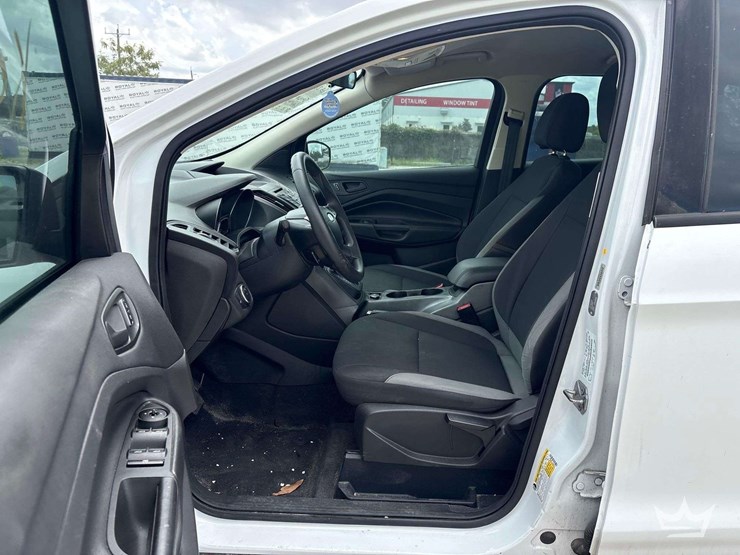 2016-ford-escape-image-11