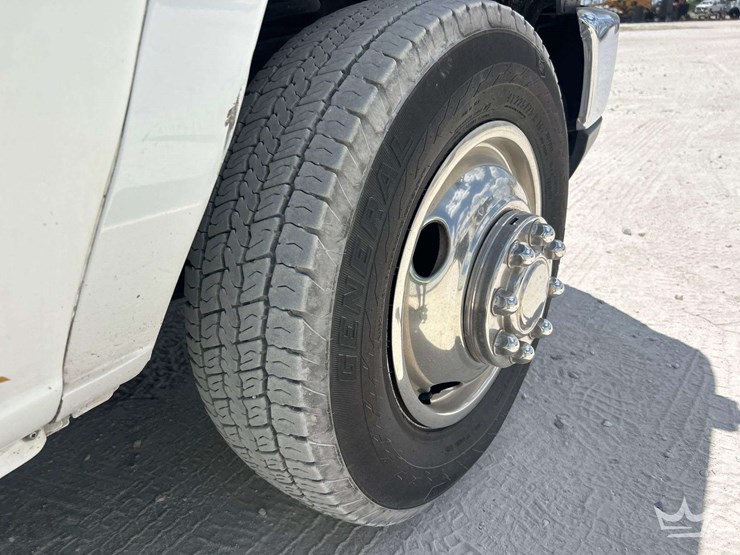 2015-ford-e450-image-30