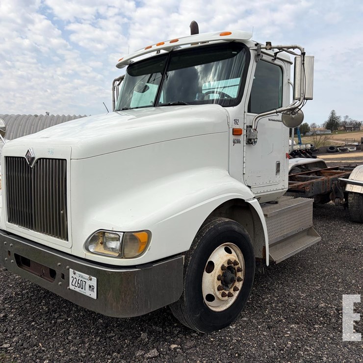 2004 INTERNATIONAL 9200