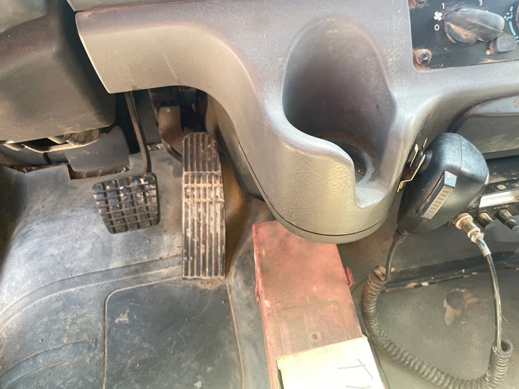 #4015-•-2004-freightliner-dump-truck-(has-wi-title)-image-97
