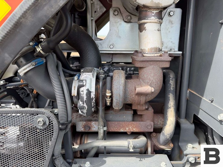 2013-kubota-m110gx-image-52