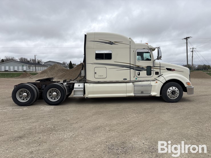 2011-peterbilt-386-image-4
