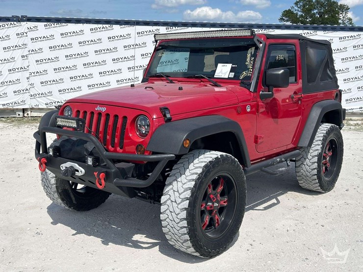 2012-jeep-wrangler-sport-image-1