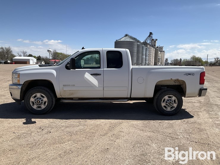 2013-chevrolet-silverado-2500-image-8