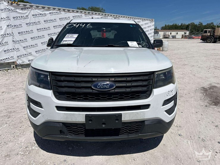 2016-ford-explorer-image-26