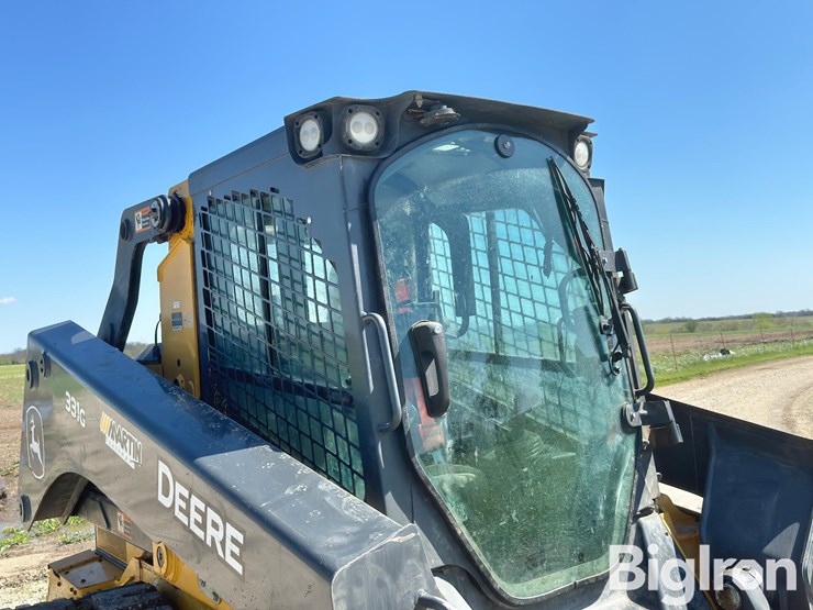 2021-deere-331g-image-13