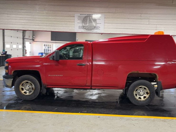 2015-chevrolet-silverado-1500-image-2