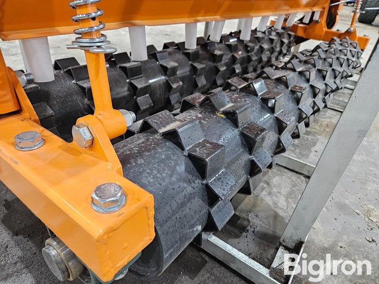 2025-caterpillar-12-image-9