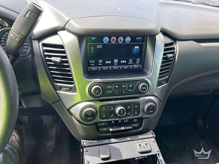 2018-chevrolet-tahoe-image-15
