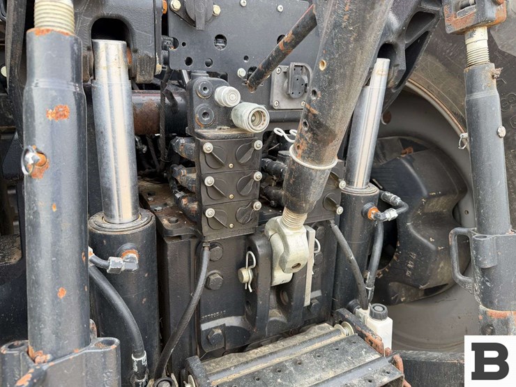 2018-case-ih-magnum-310-image-46