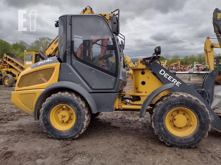 deere-204l-image-29