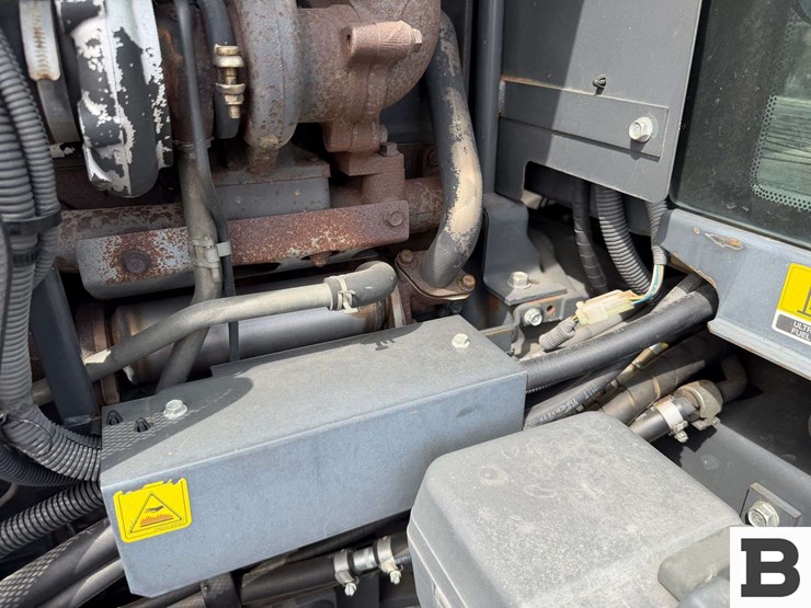 2013-kubota-m110gx-image-54