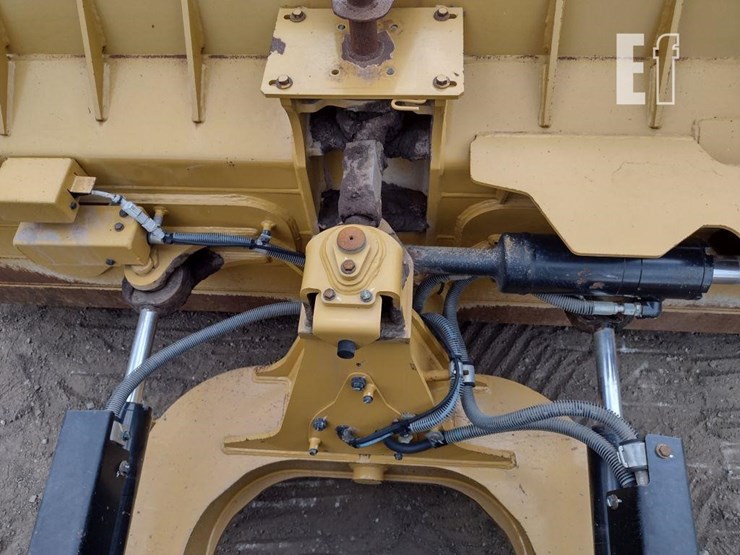 2019-caterpillar-d6k2-xl-image-27