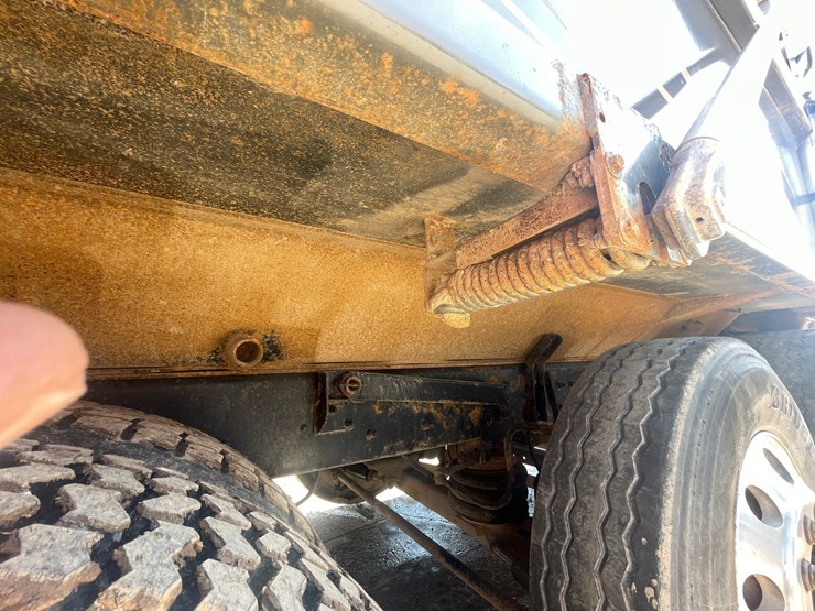#4013-•-2000-quad-axle-mack-dump-truck-(has-wi-title)-image-34