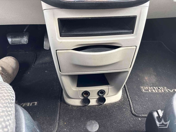 2017-dodge-grand-caravan-image-16