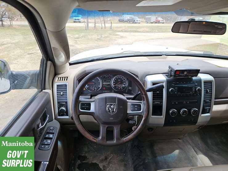 2011-dodge-3500-image-19