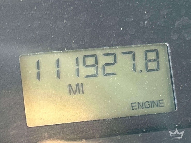 2010-freightliner-m2-106-image-6
