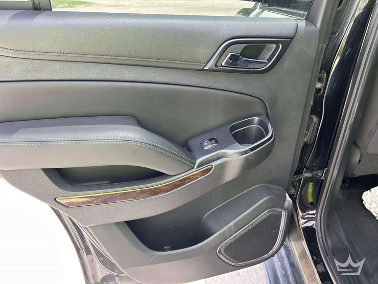 2018-chevrolet-tahoe-image-23