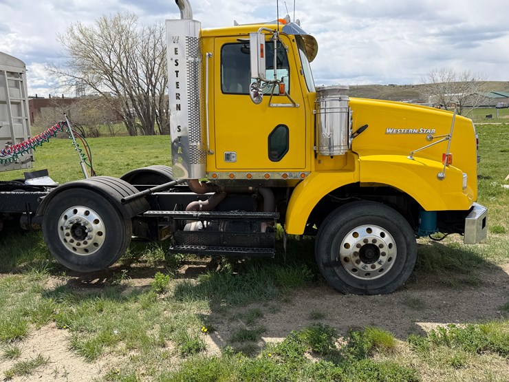 2009-western-star-day-cab-image-5
