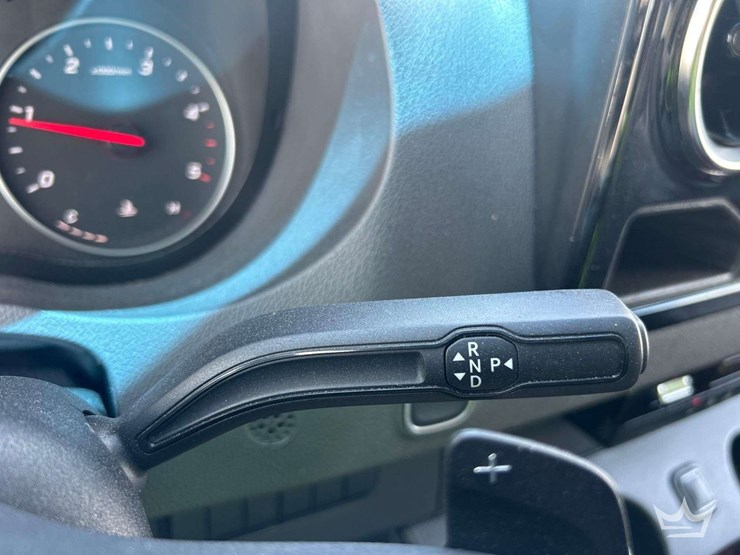 2021-mercedes-benz-sprinter-4500-image-15