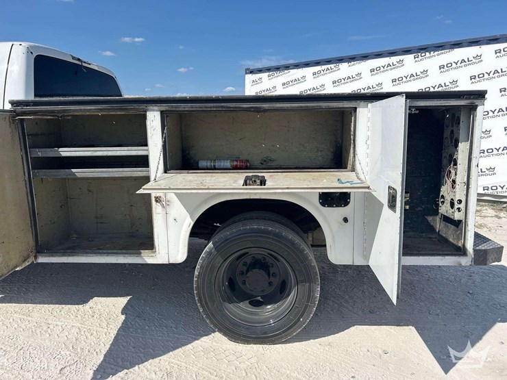 2008-ford-f550-image-11
