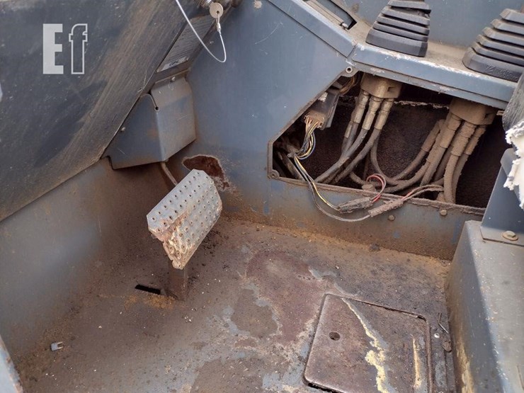 2013-gehl-rs6-42-image-12