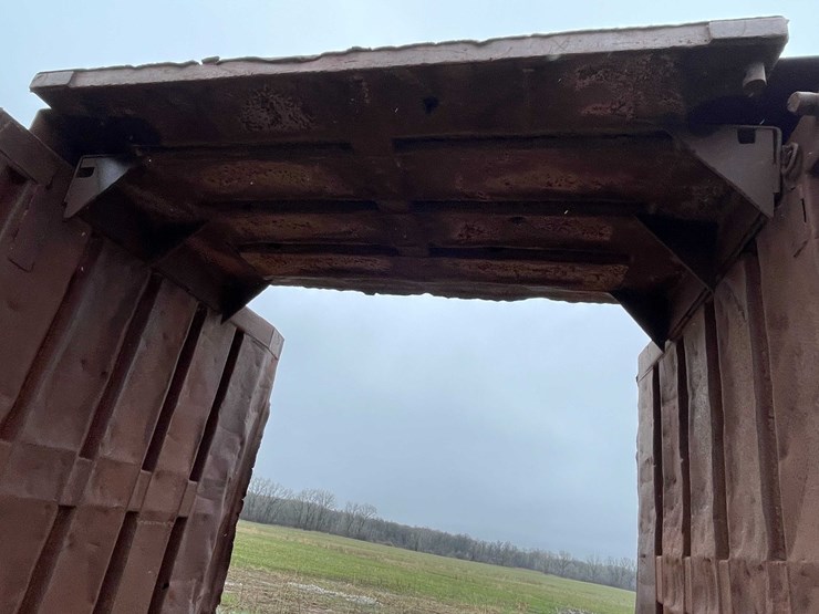#4070-•-man-hole-trench-box-image-3