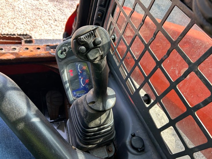 2018-kubota-ssv75-image-20
