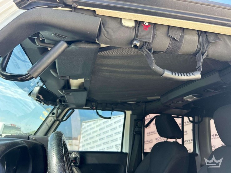 2016-jeep-wrangler-sport-image-17