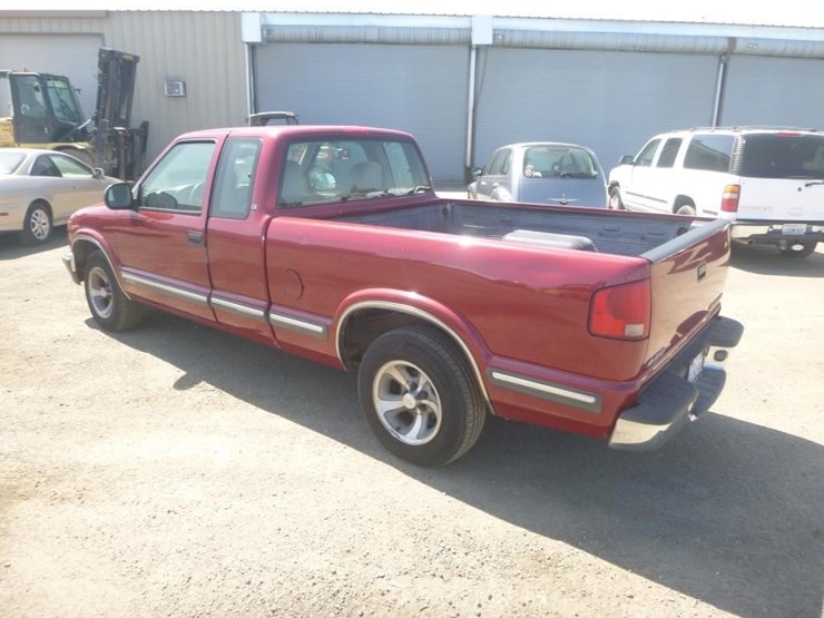 1998-chevrolet-s10-image-4