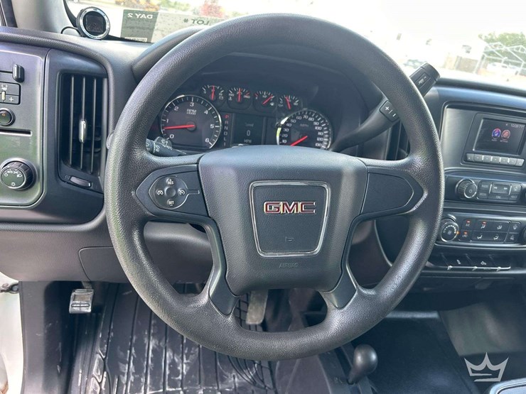 2017-gmc-sierra-2500-image-11