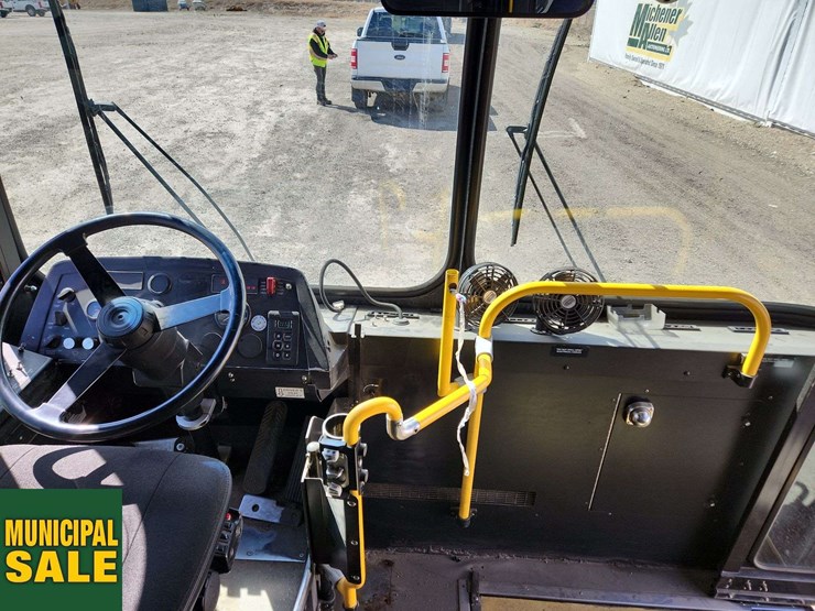 2006-new-flyer-d40lf-image-18