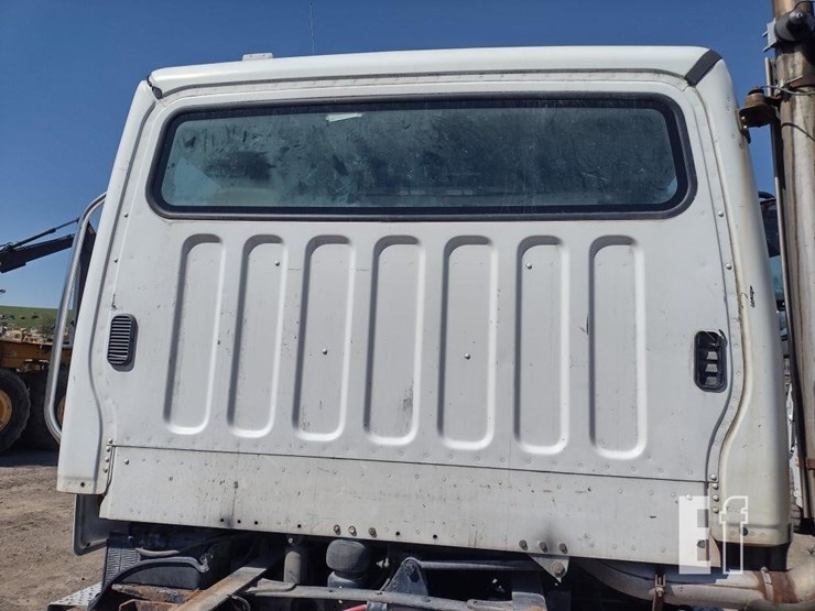 2005-freightliner-business-class-m2-106-image-33