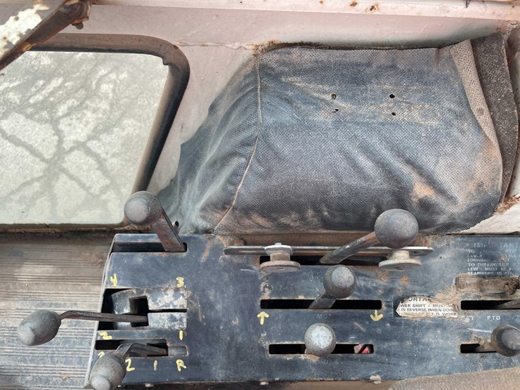 #4064-•-case-1370-tractor-image-72