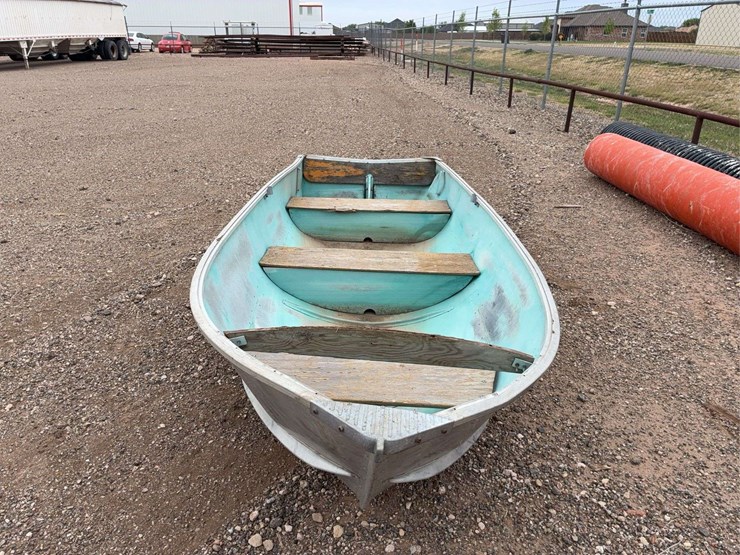 12ft-aluminum-bottom-boat-image-3