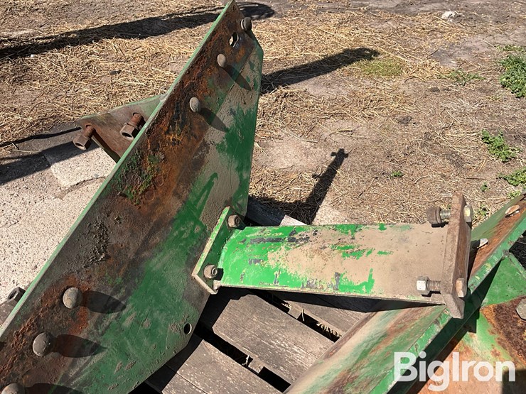 john-deere-158-image-17