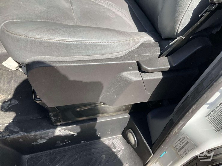 2019-ford-transit-image-17