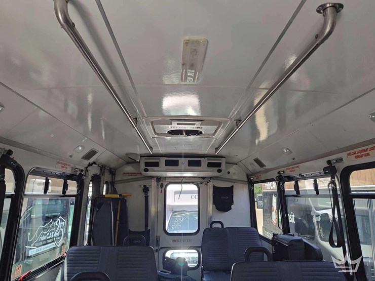 2017-ford-e450-image-31
