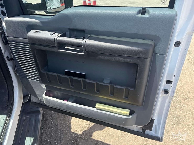 2016-ford-f550-image-18