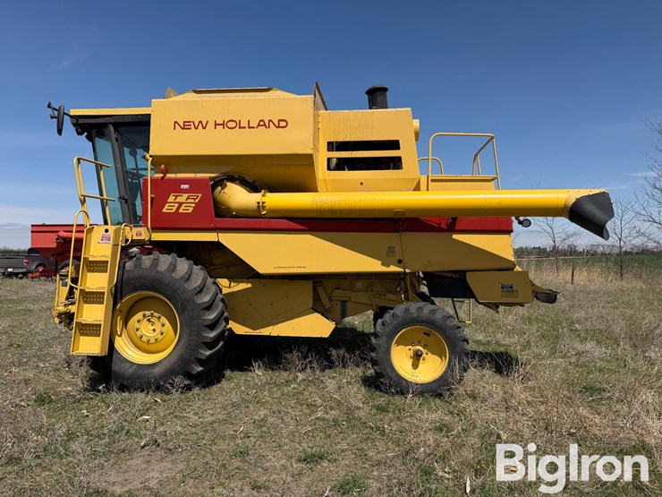 new-holland-tr86-image-8