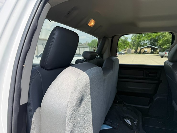 2018-dodge-1500-image-28