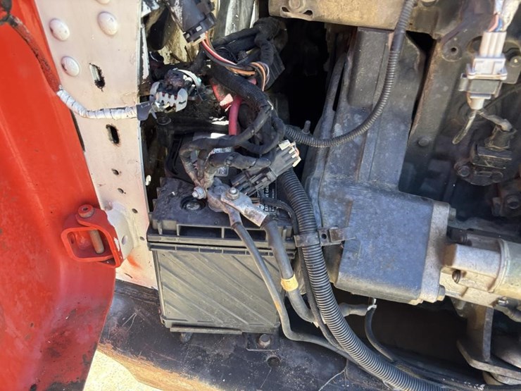 2016-bobcat-t650-image-34