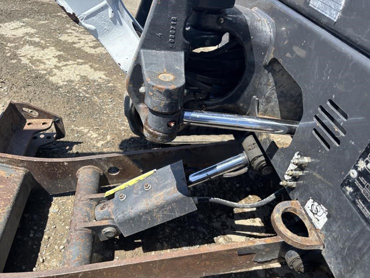 2020-bobcat-e20-image-18