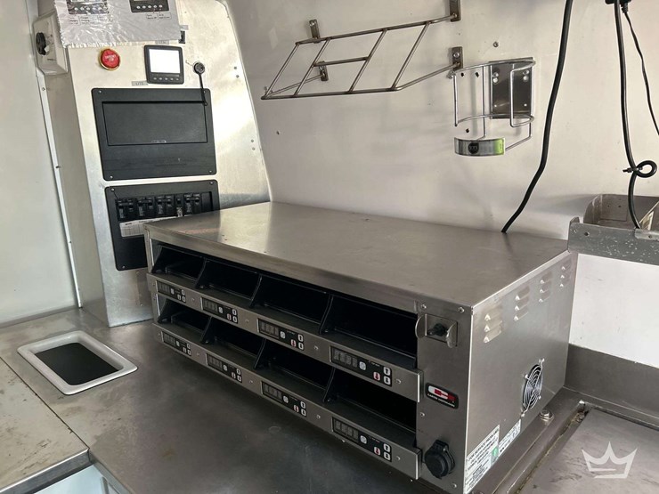 2021-mercedes-benz-sprinter-4500-image-33