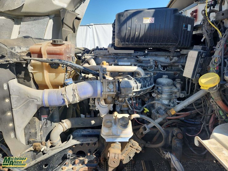 2021-western-star-5700xe-image-23