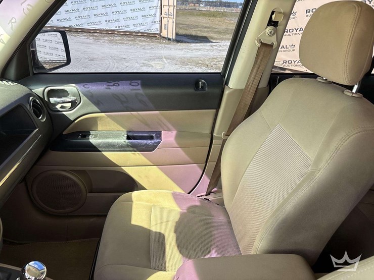 2016-jeep-patriot-image-21